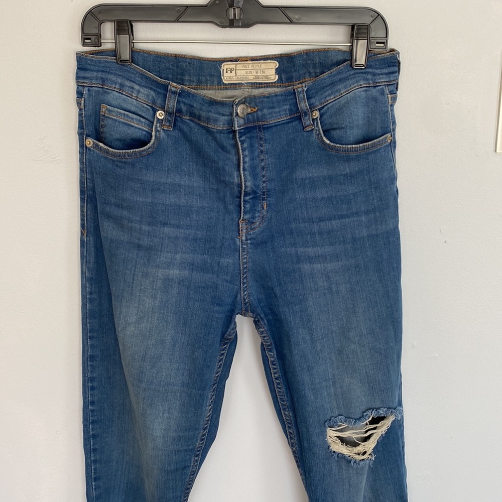 Free People Shark Bite Jeans size 29 L - Picture 4 of 6